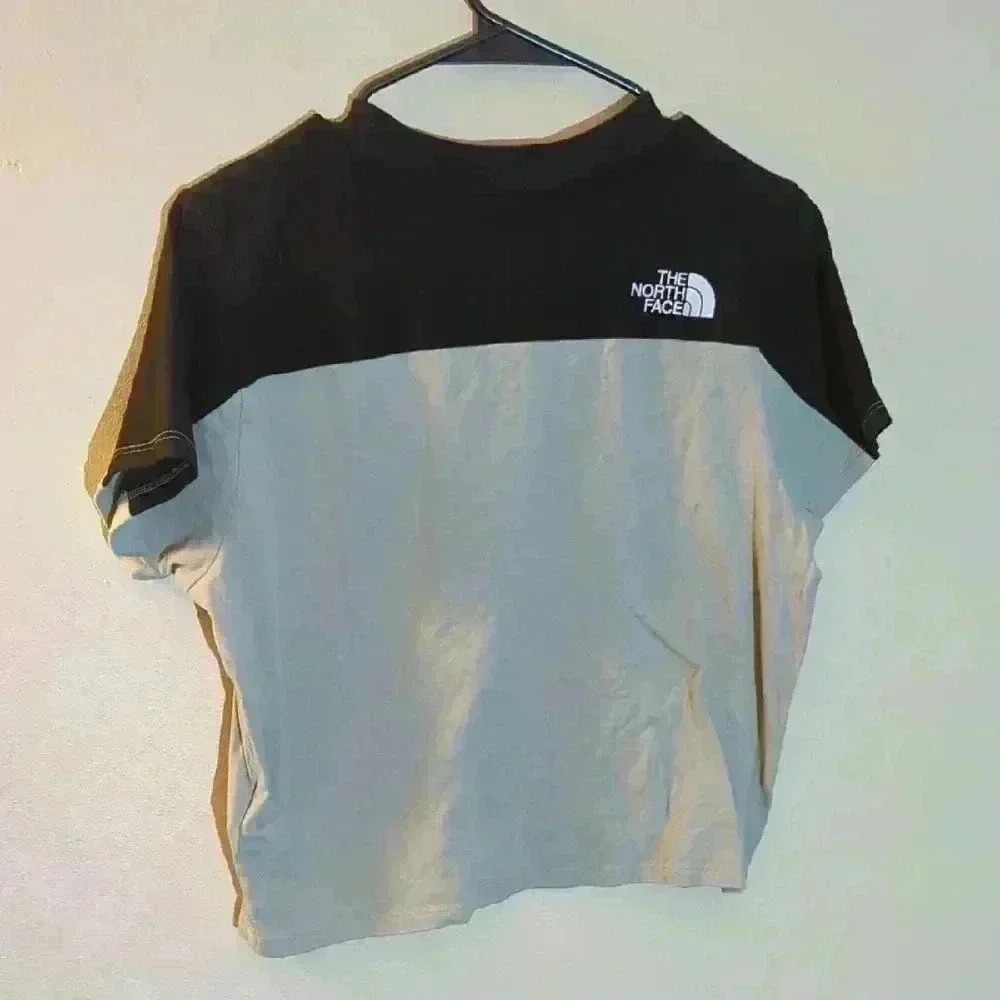 Black and Blue Short Sleeve Crop Top, large - Picture 4 of 6